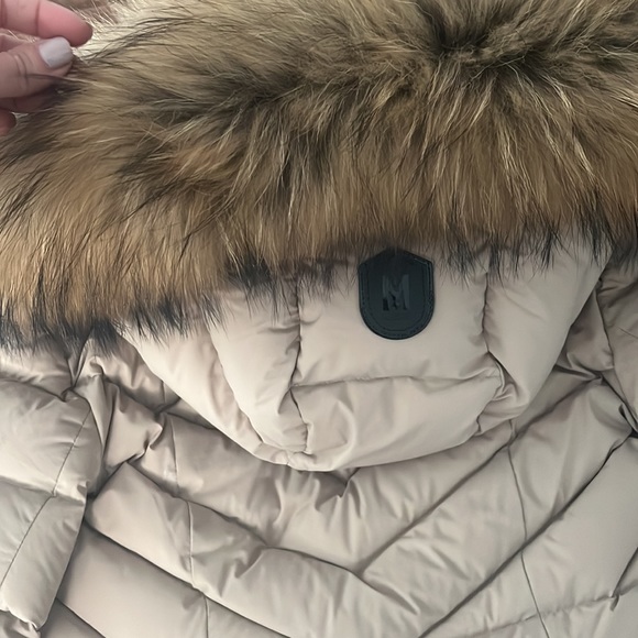 Gorgeous Patsy Mackage. Removable fur trim on hood. Light tan color. Size small. - Picture 3 of 9